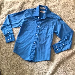 Izod button down collar boy’s shirt